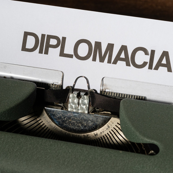 Pós-Graduação em Relações Internacionais e Diplomacia Política e Económica